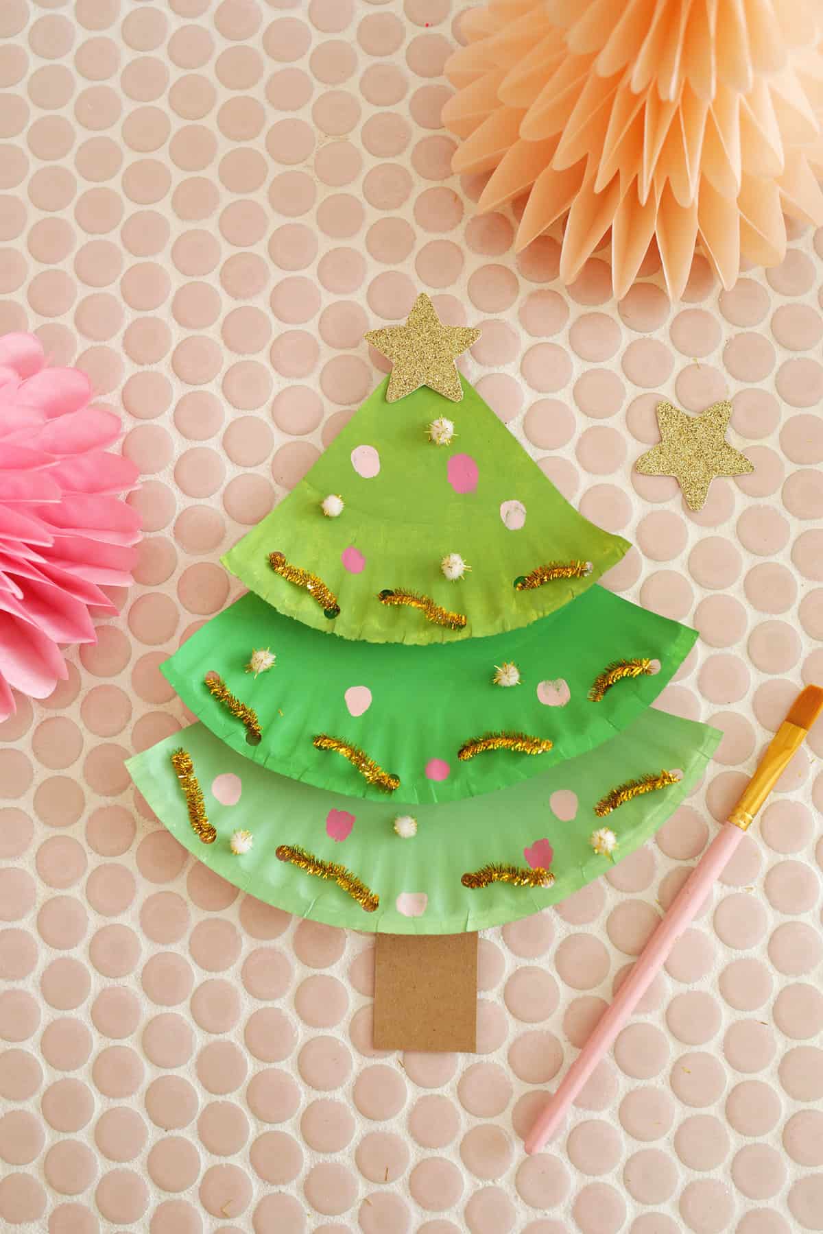 paper plate christmas tree with pipe cleaner garland