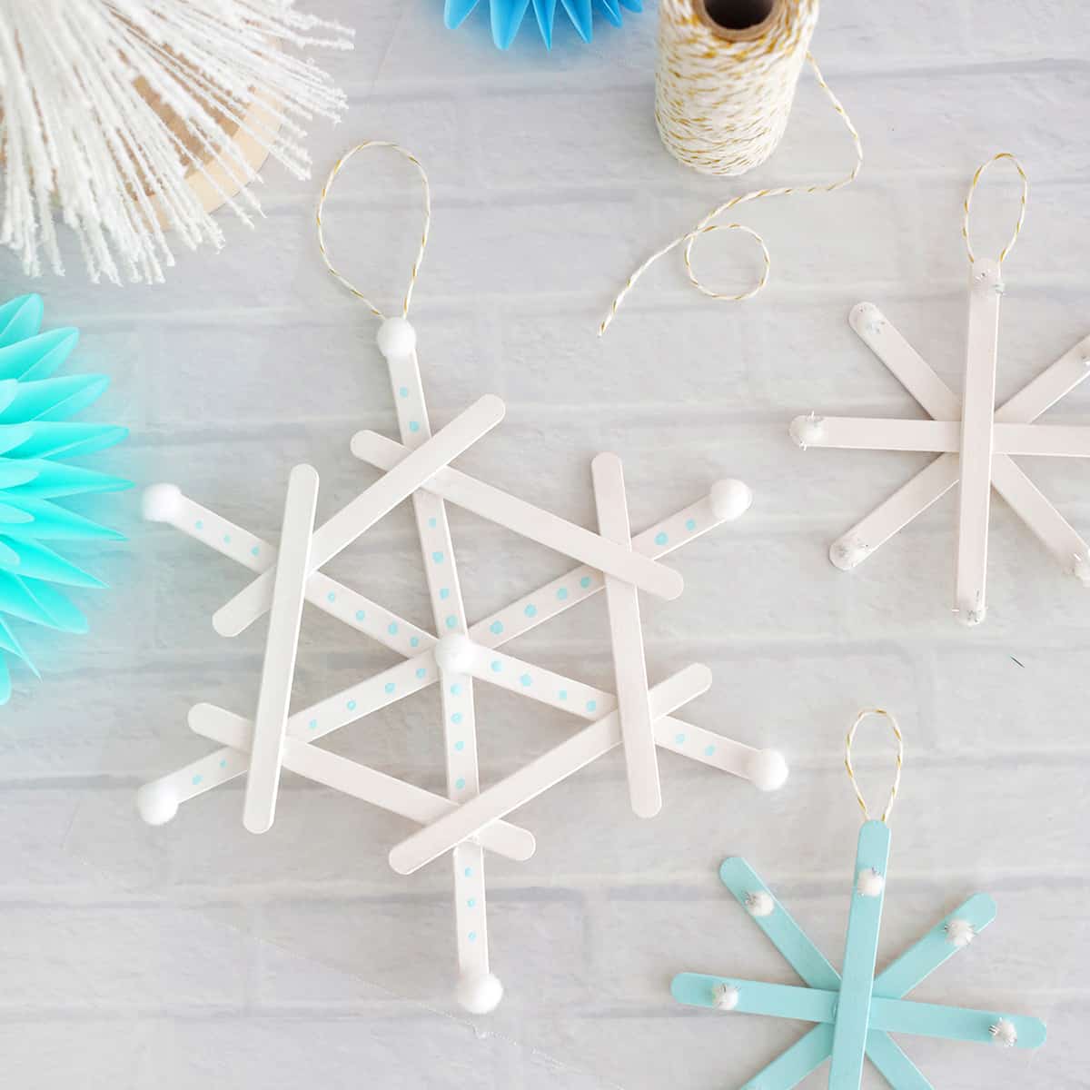 Christmas Snowflakes made with plastic Straws craft idea, DIY Winter Decor