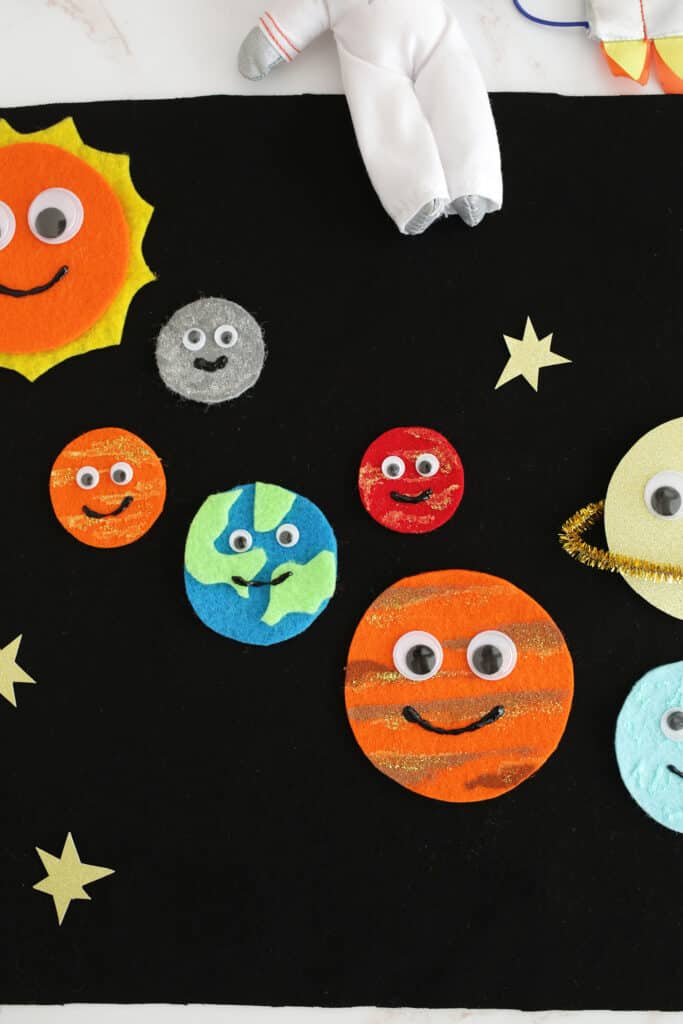 Solar System Felt Board Craft For Kids! - Childhood Magic