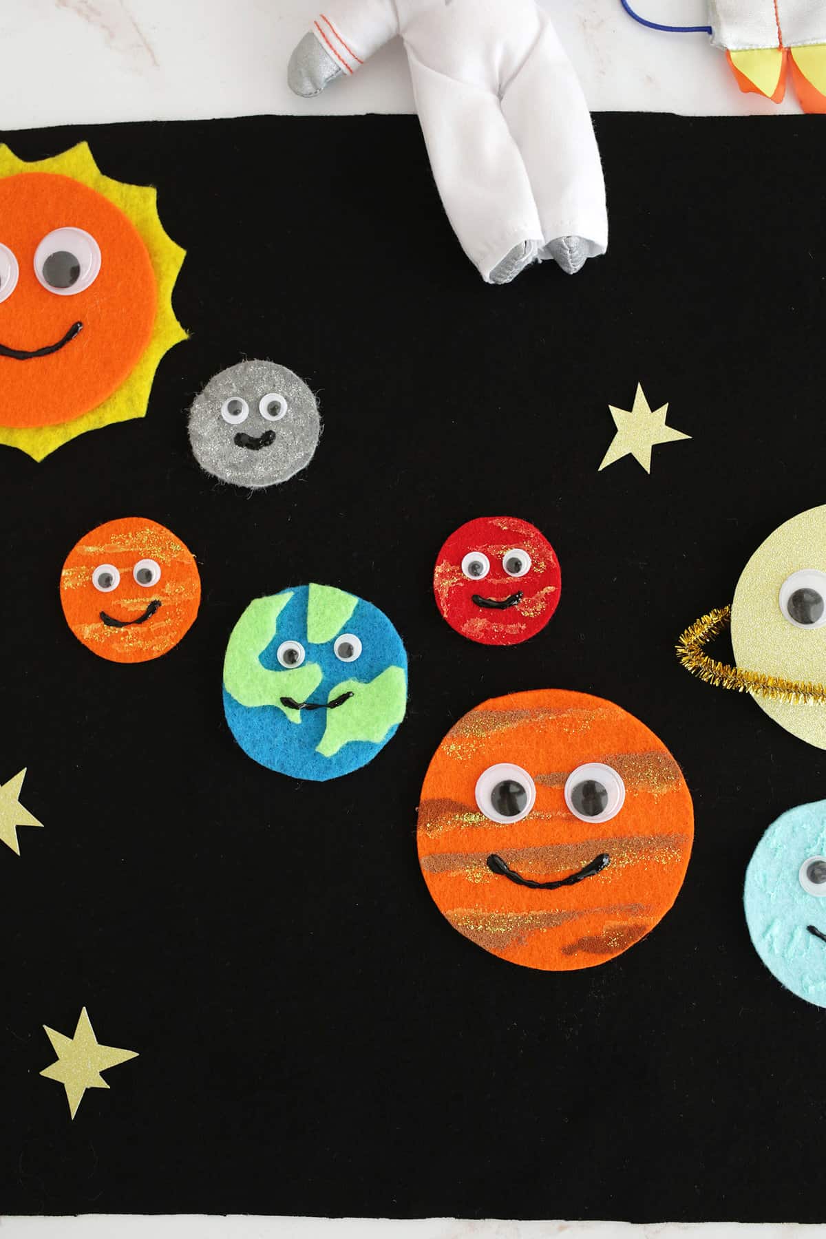 felt board solar system craft for kids