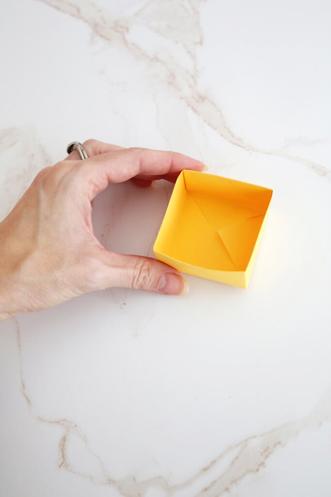 folding an origami box