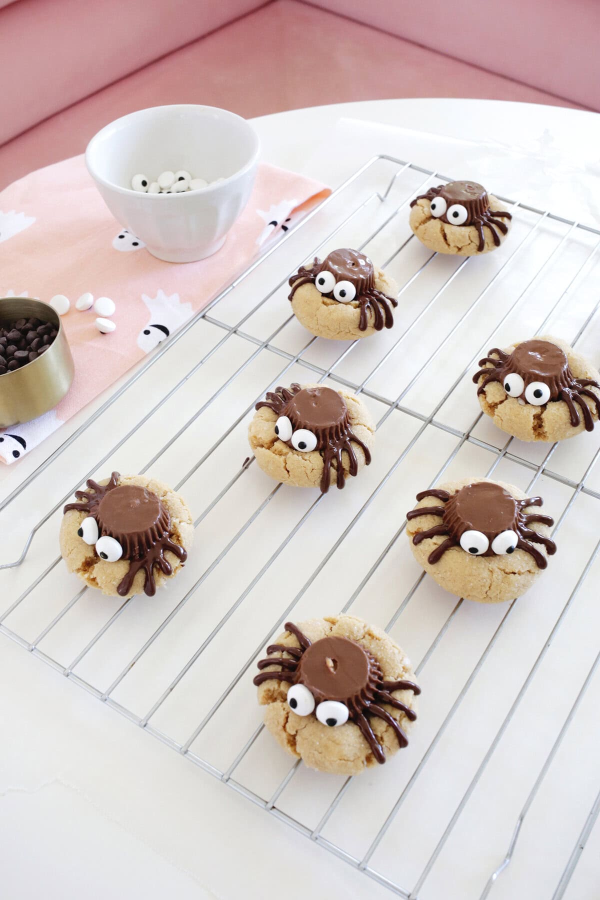 peanut butter cup spider cookies