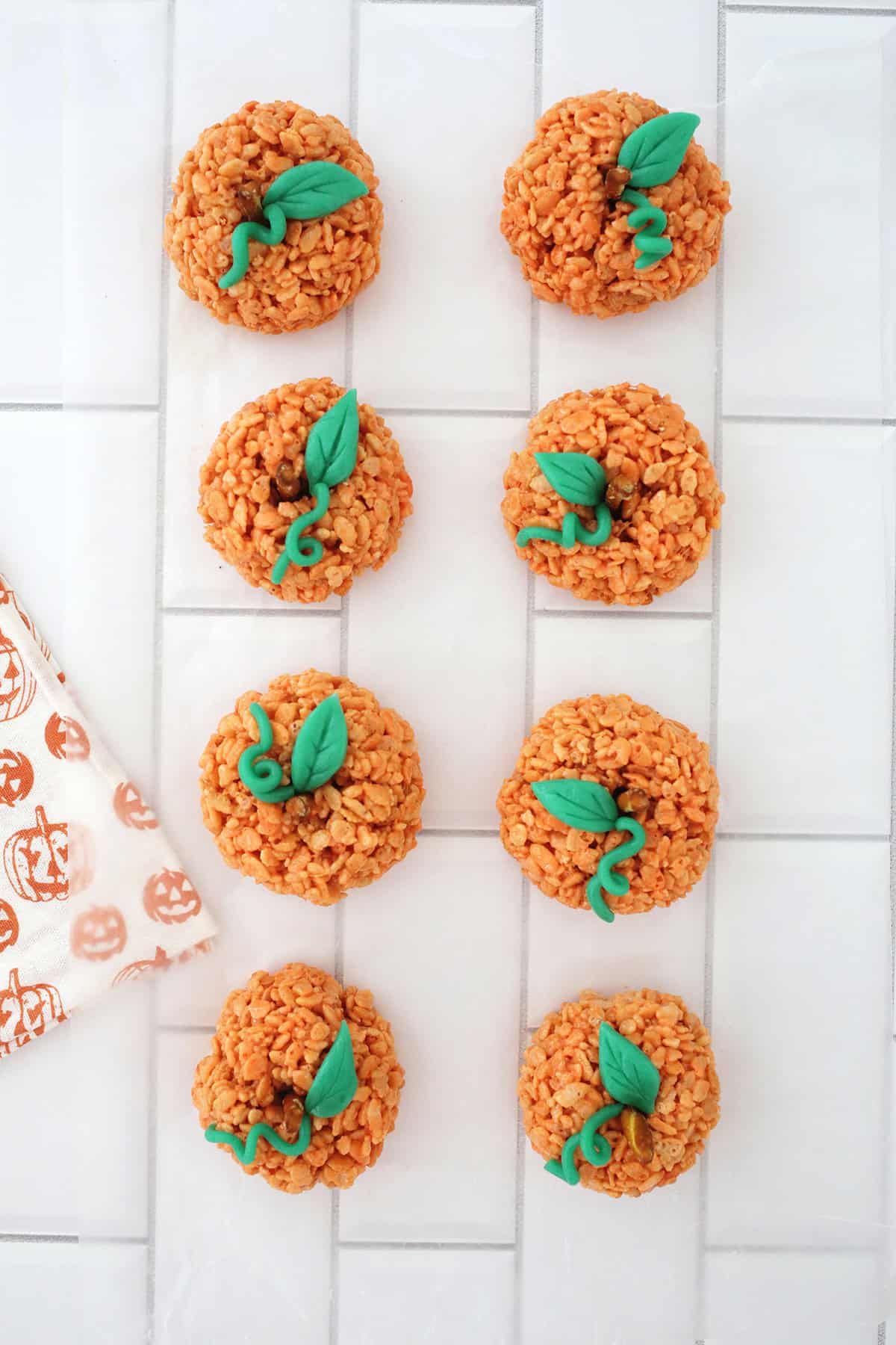 rice krispies pumpkin treats for fall