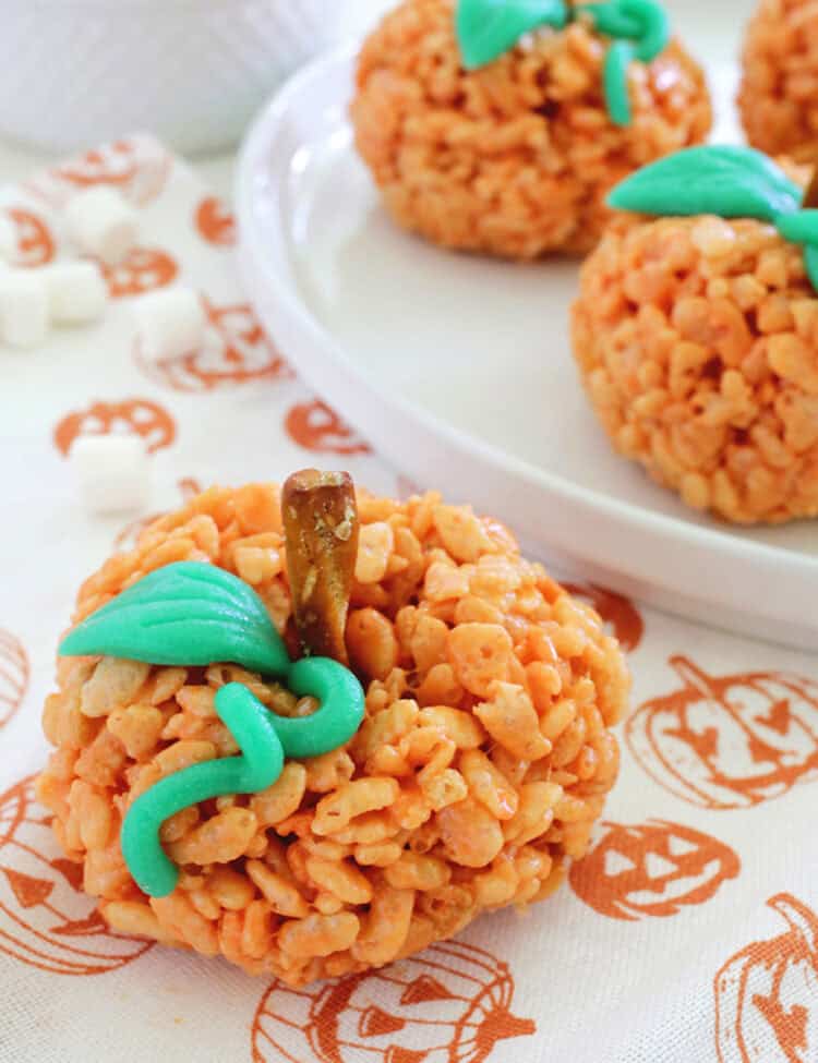 Pumpkin shaped rice krispies treats